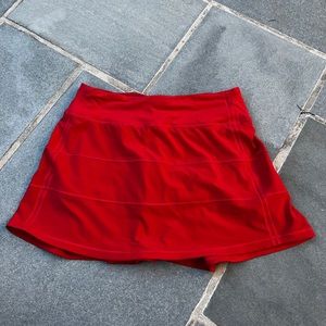 Lululemon skirt tall size 4 red NEVER BEEN WORE